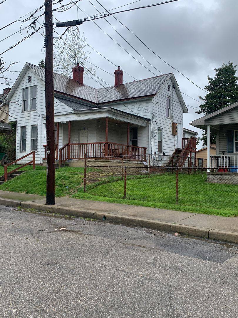 Apartment for rent at 1408 Spring St, Parkersburg, WV 26101