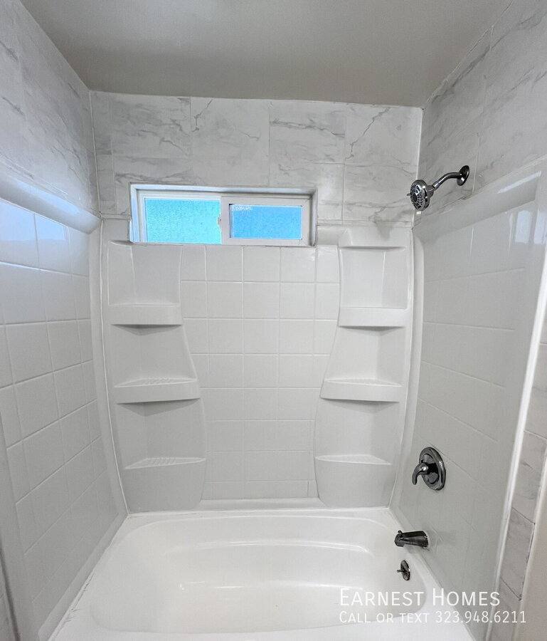 Apartment for rent at 14202 Delano St #6, Van Nuys, CA 91401