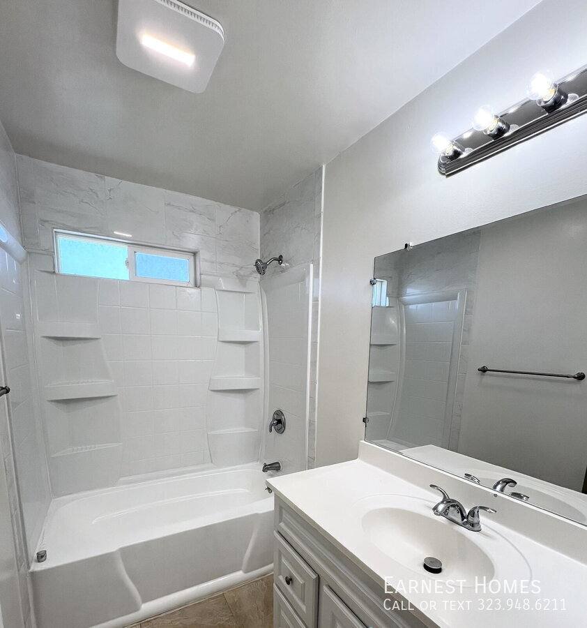 Apartment for rent at 14202 Delano St #6, Van Nuys, CA 91401