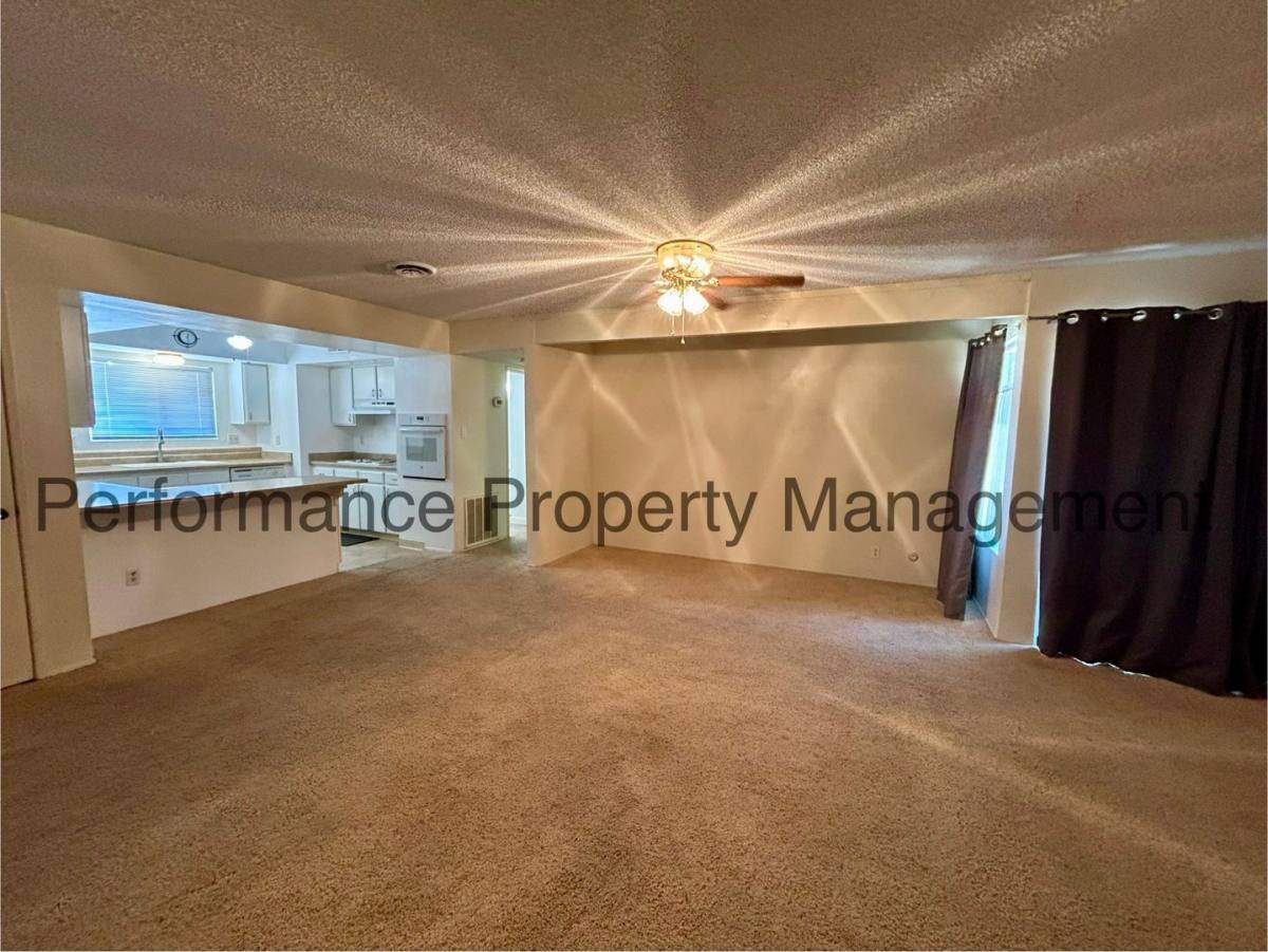 House for rent at 2716 Catalina Dr, Bakersfield, CA 93306