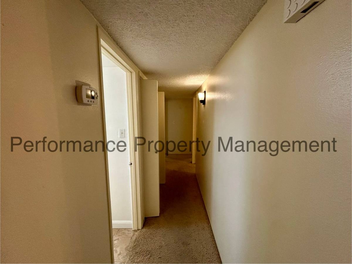 House for rent at 2716 Catalina Dr, Bakersfield, CA 93306