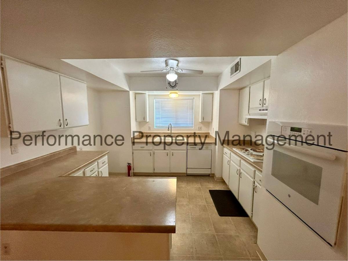House for rent at 2716 Catalina Dr, Bakersfield, CA 93306