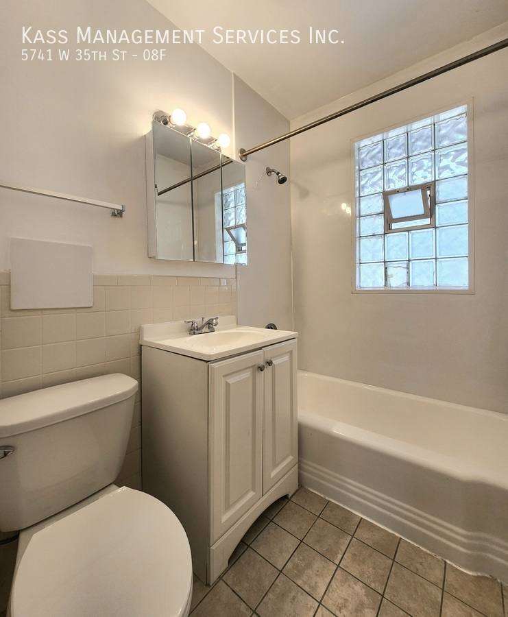 Apartment for rent at 5741 W 35th St #8F, Cicero, IL 60804