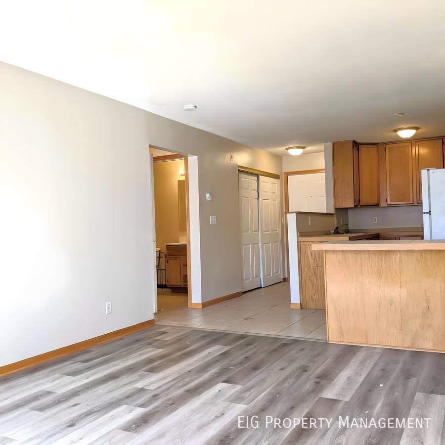 Condo for rent at 966 Robert St #305, Saint Paul, MN 55118