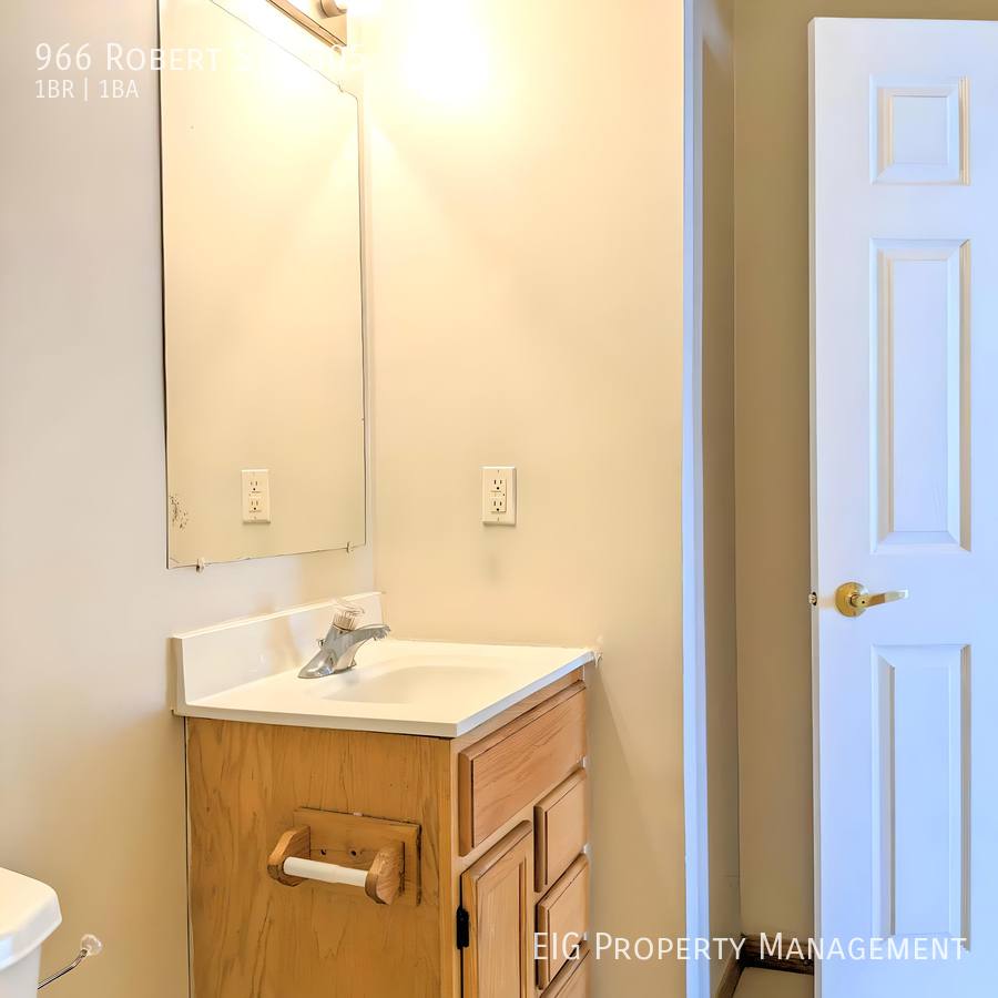 Condo for rent at 966 Robert St #305, Saint Paul, MN 55118
