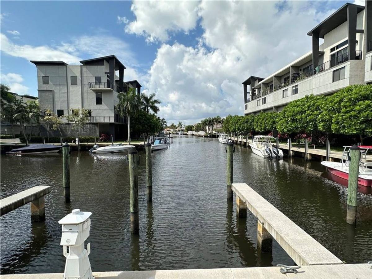 House for rent at 113 SE 1st Circle, Pompano Beach, FL 33060