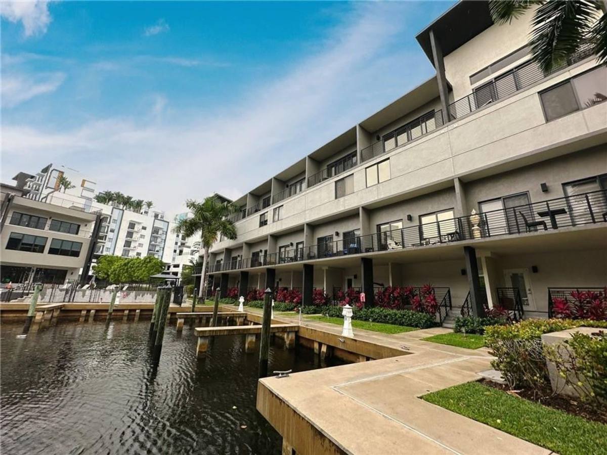 House for rent at 113 SE 1st Circle, Pompano Beach, FL 33060