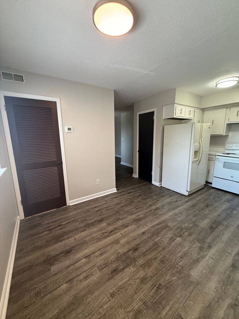 Apartment for rent at 3700 Cherryton Dr, Chattanooga, TN 37411