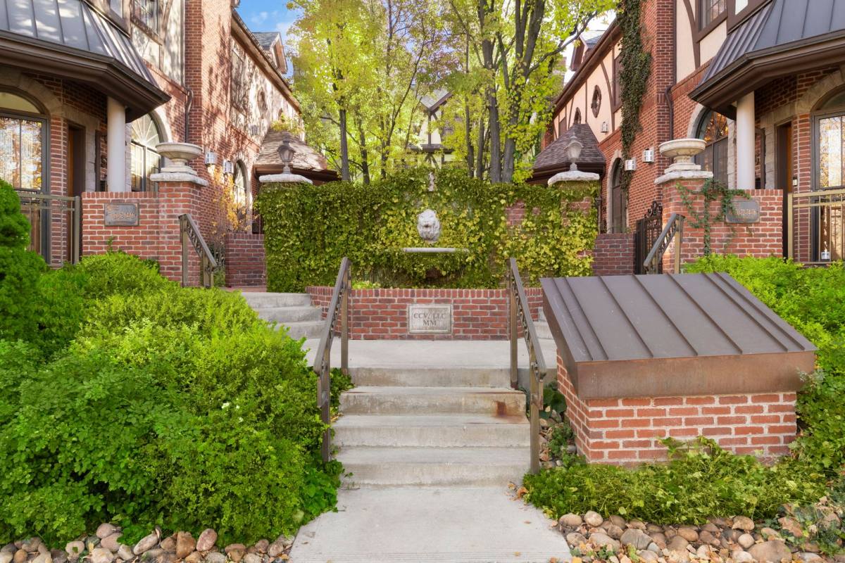 Townhouse for rent at 64 S Garfield St, Denver, CO 80209