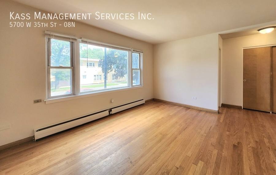 Apartment for rent at 5700 W 35th St #8N, Cicero, IL 60804