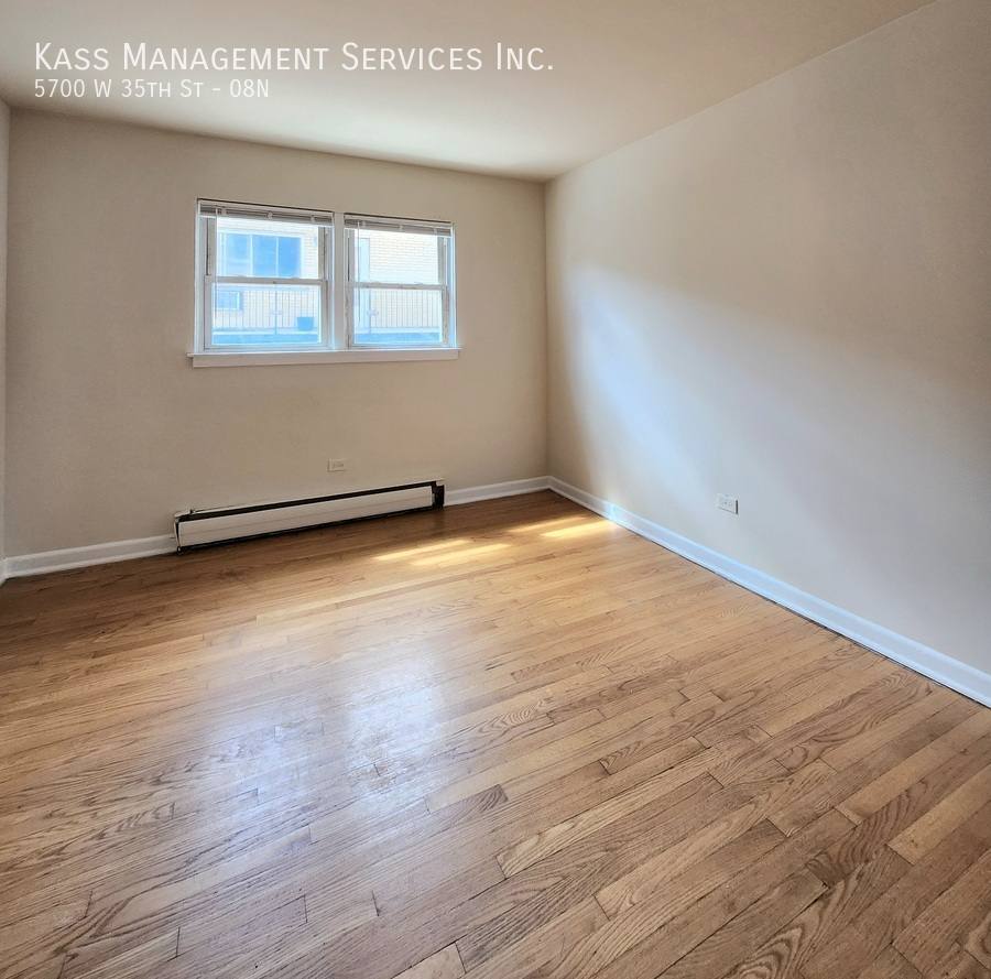 Apartment for rent at 5700 W 35th St #8N, Cicero, IL 60804