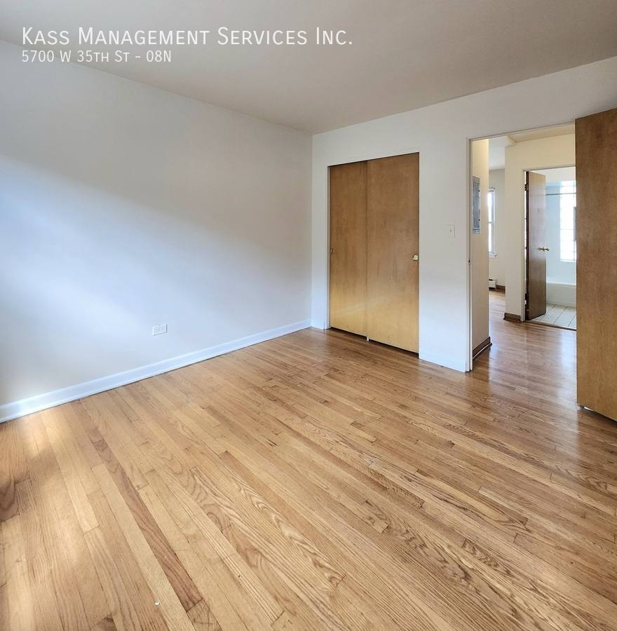 Apartment for rent at 5700 W 35th St #8N, Cicero, IL 60804