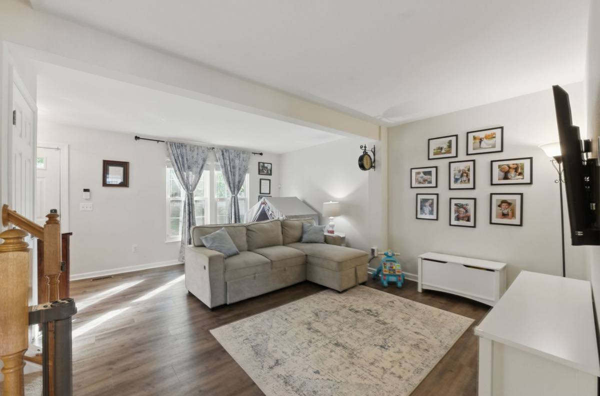 Townhouse for rent at 19954 Fieldgrass Square, Ashburn, VA 20147