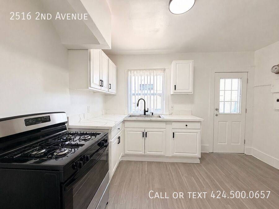 Apartment for rent at 2516 2nd Ave, Los Angeles, CA 90018