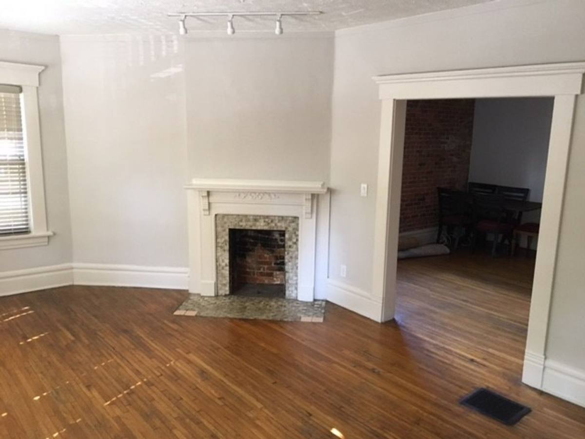 Apartment for rent at 868-870 Neil Ave, Columbus, OH 43215