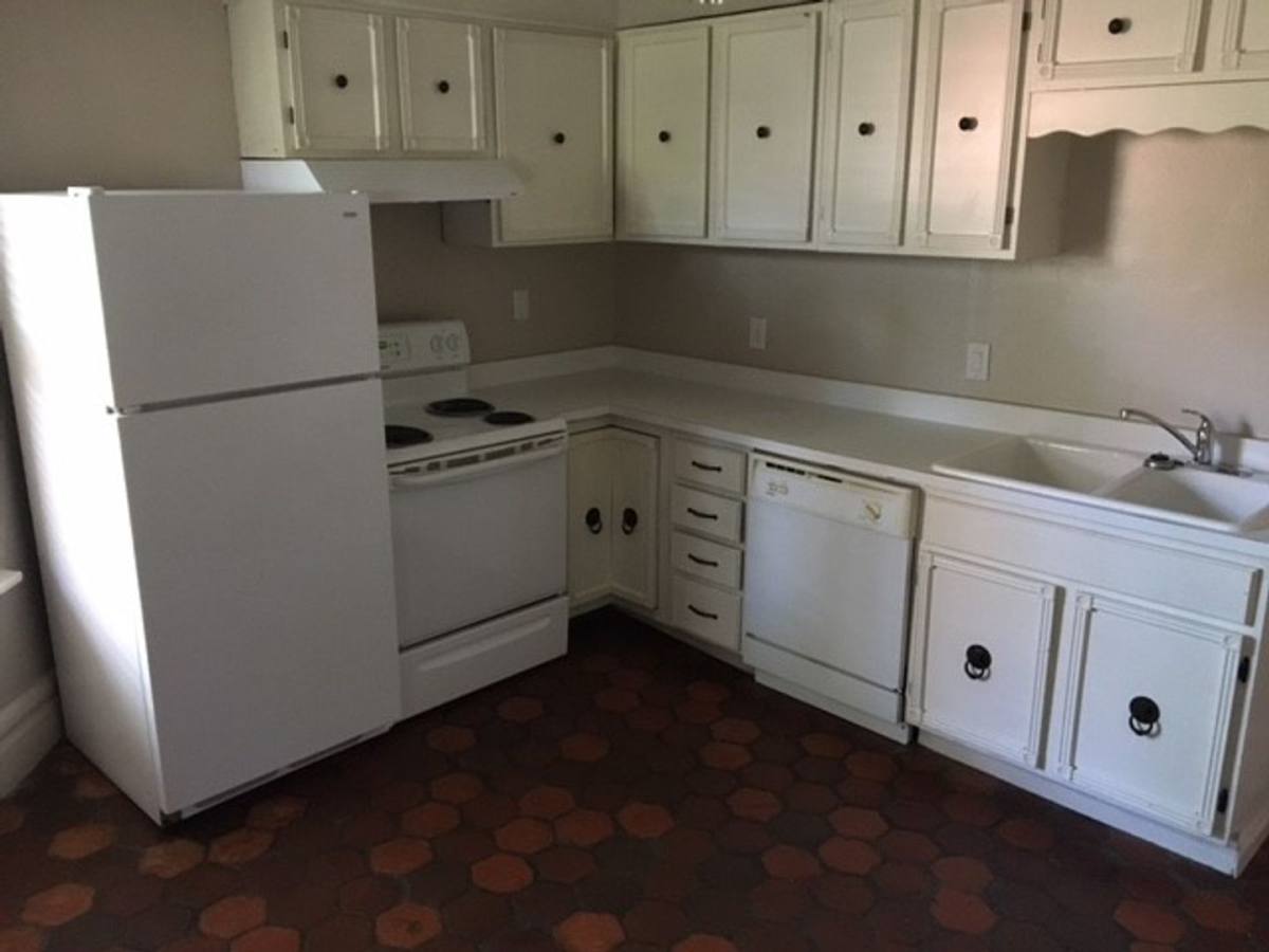 Apartment for rent at 868-870 Neil Ave, Columbus, OH 43215