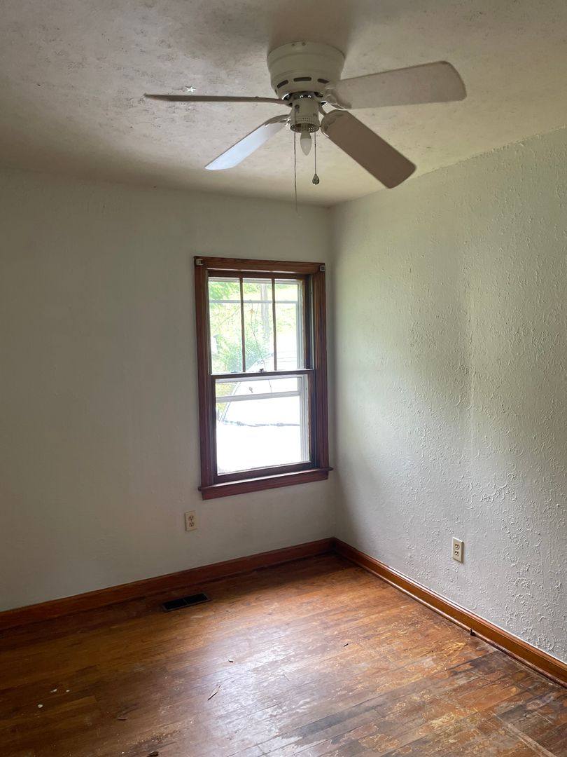 House for rent at 1012 Aspen Rd, Charleston, WV 25304
