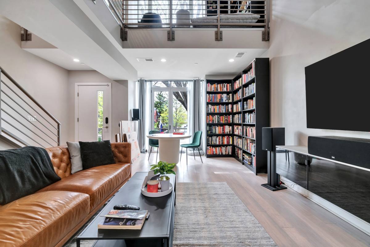 House for rent at 409 17th St NE #A, Washington, DC 20002