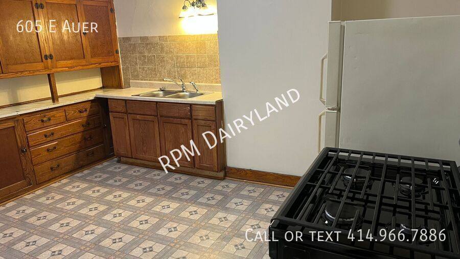 Apartment for rent at 605 E Auer, Milwaukee, WI 53212