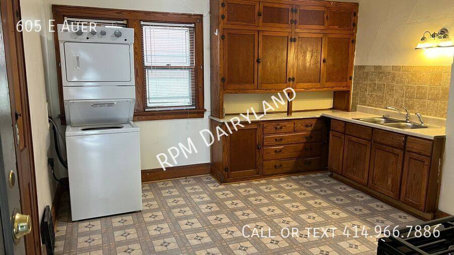 Apartment for rent at 605 E Auer, Milwaukee, WI 53212