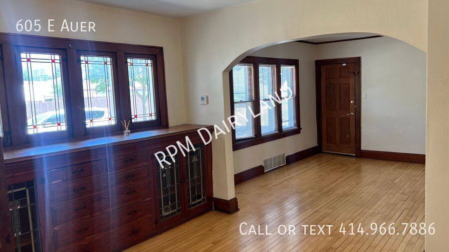 Apartment for rent at 605 E Auer, Milwaukee, WI 53212