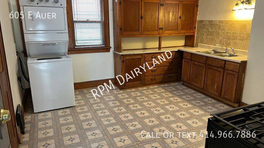 Apartment for rent at 605 E Auer, Milwaukee, WI 53212