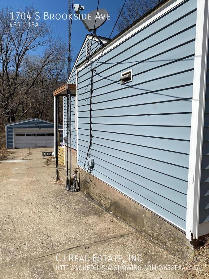 House for rent at 1704 S Brookside Ave, Independence, MO 64052