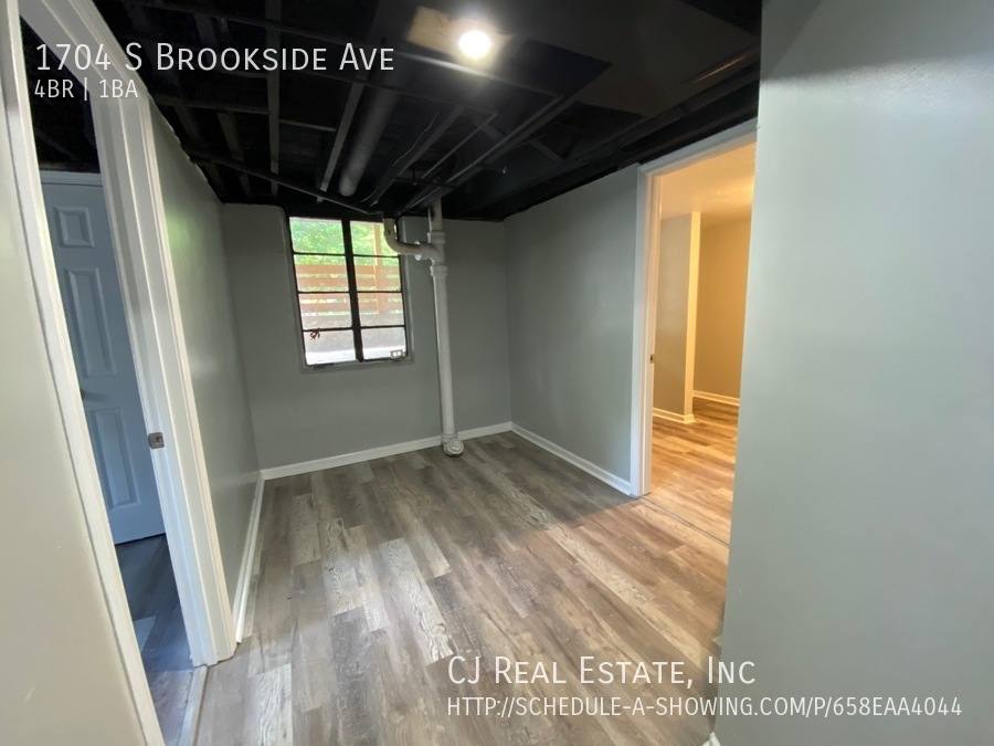 House for rent at 1704 S Brookside Ave, Independence, MO 64052