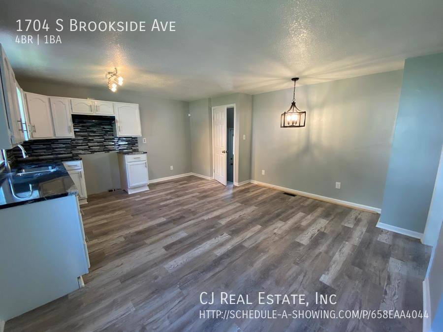 House for rent at 1704 S Brookside Ave, Independence, MO 64052