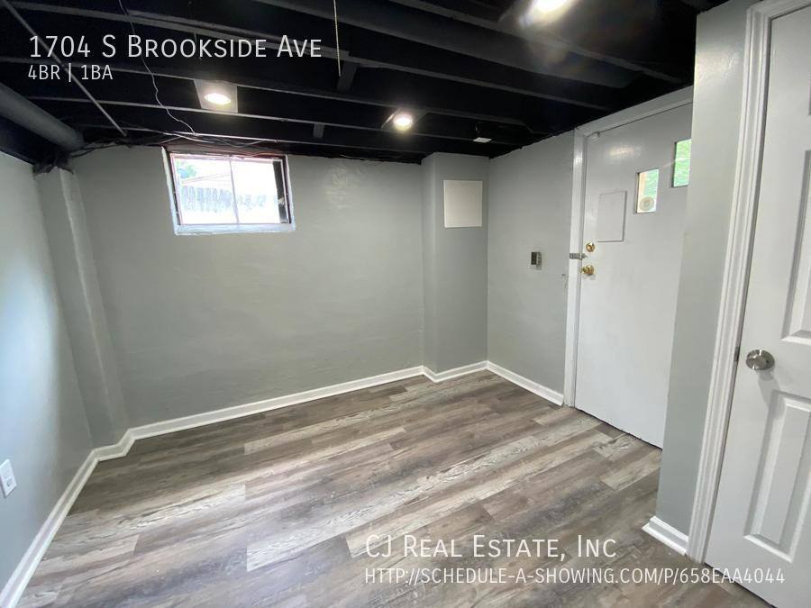 House for rent at 1704 S Brookside Ave, Independence, MO 64052