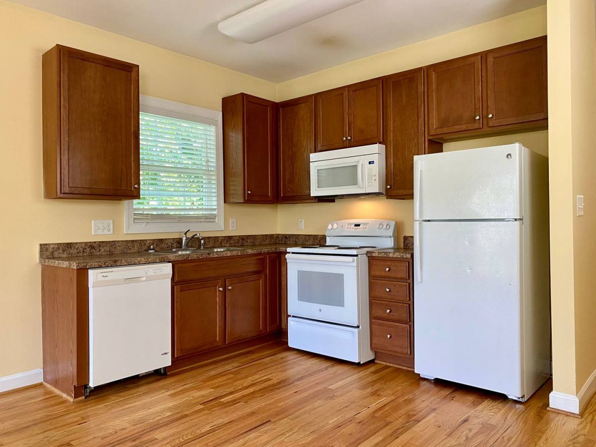House for rent at 3921 Lexington Dr, Raleigh, NC 27606