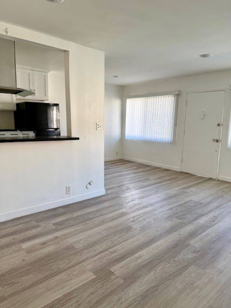 Apartment for rent at 4901 Laurel Canyon Blvd, Valley Village, CA 91607