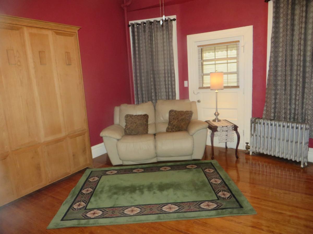 Apartment for rent at 517 W Washington Blvd, Fort Wayne, IN 46802