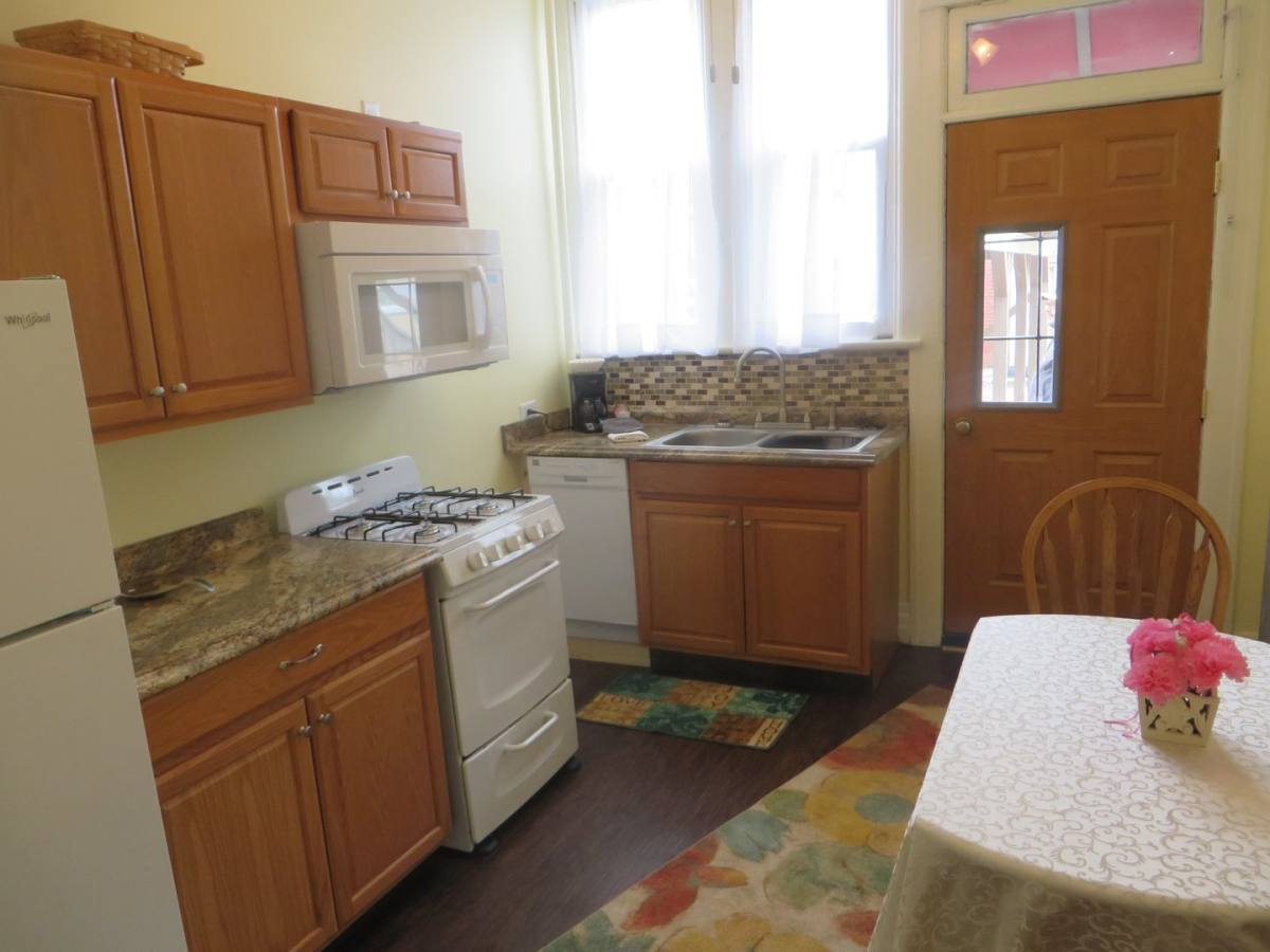Apartment for rent at 517 W Washington Blvd, Fort Wayne, IN 46802