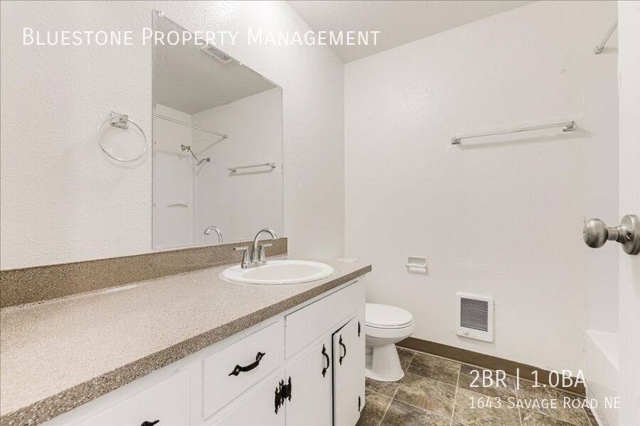 Apartment for rent at 1643 Savage Rd NE, Salem, OR 97301