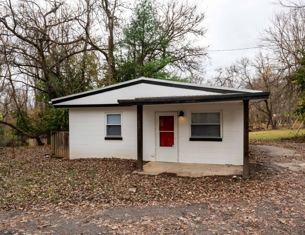 Apartment for rent at 1631 S Huntington Dr, Bloomington, IN 47401