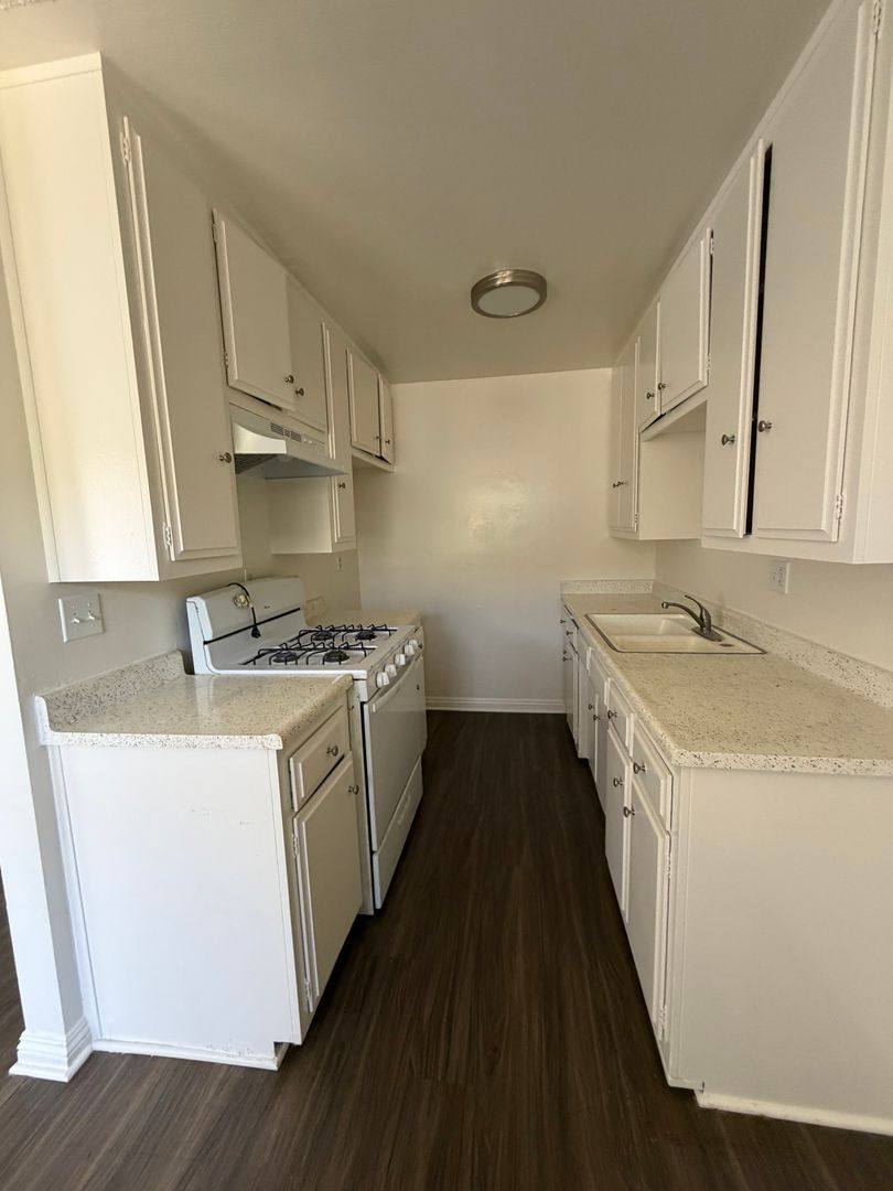 Apartment for rent at 550 Temple Ave, Long Beach, CA 90814