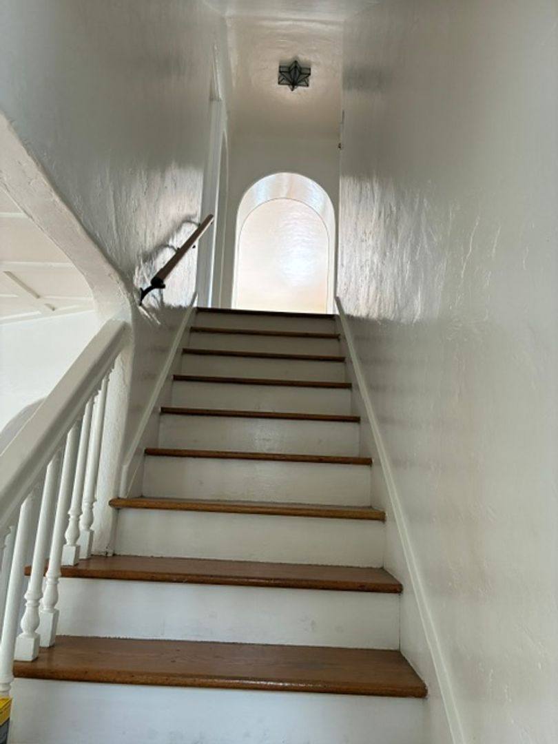 Apartment for rent at 2112 E 1st St, Long Beach, CA 90803