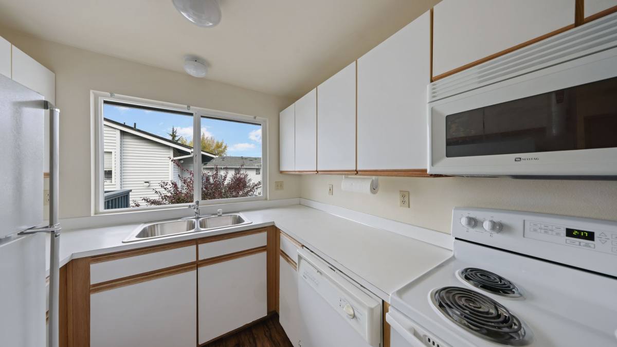 Condo for rent at 730 SE 8th Ave, Oak Harbor, WA 98277