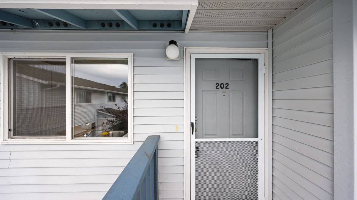 Condo for rent at 730 SE 8th Ave, Oak Harbor, WA 98277
