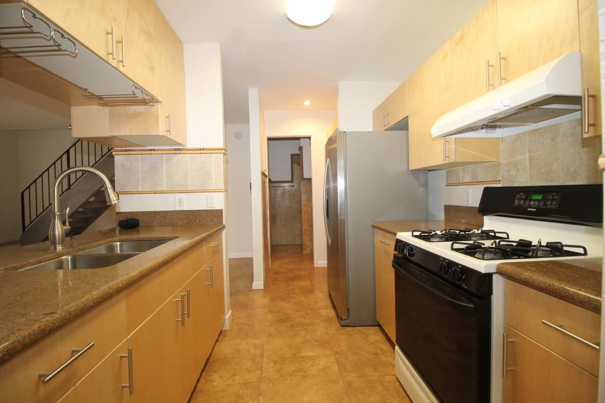 Townhouse for rent at 94-846A Lelepua St, Waipahu, HI 96797