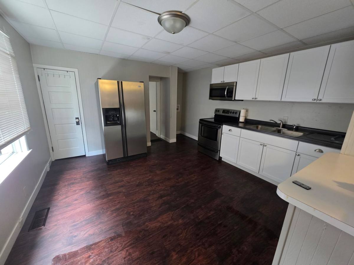 Apartment for rent at 1713 S State St, Springfield, IL 62704