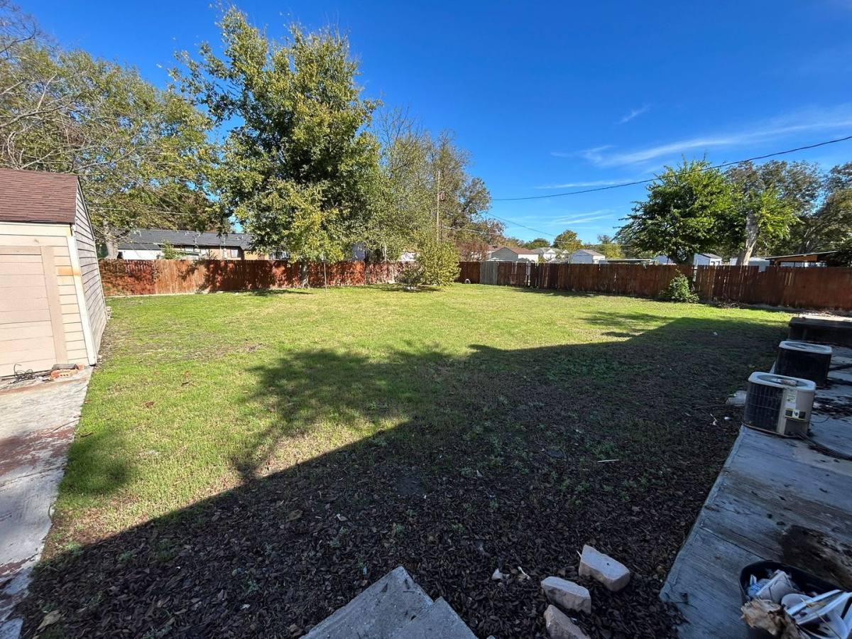 House for rent at 1531 Maple Dr, Garland, TX 75042