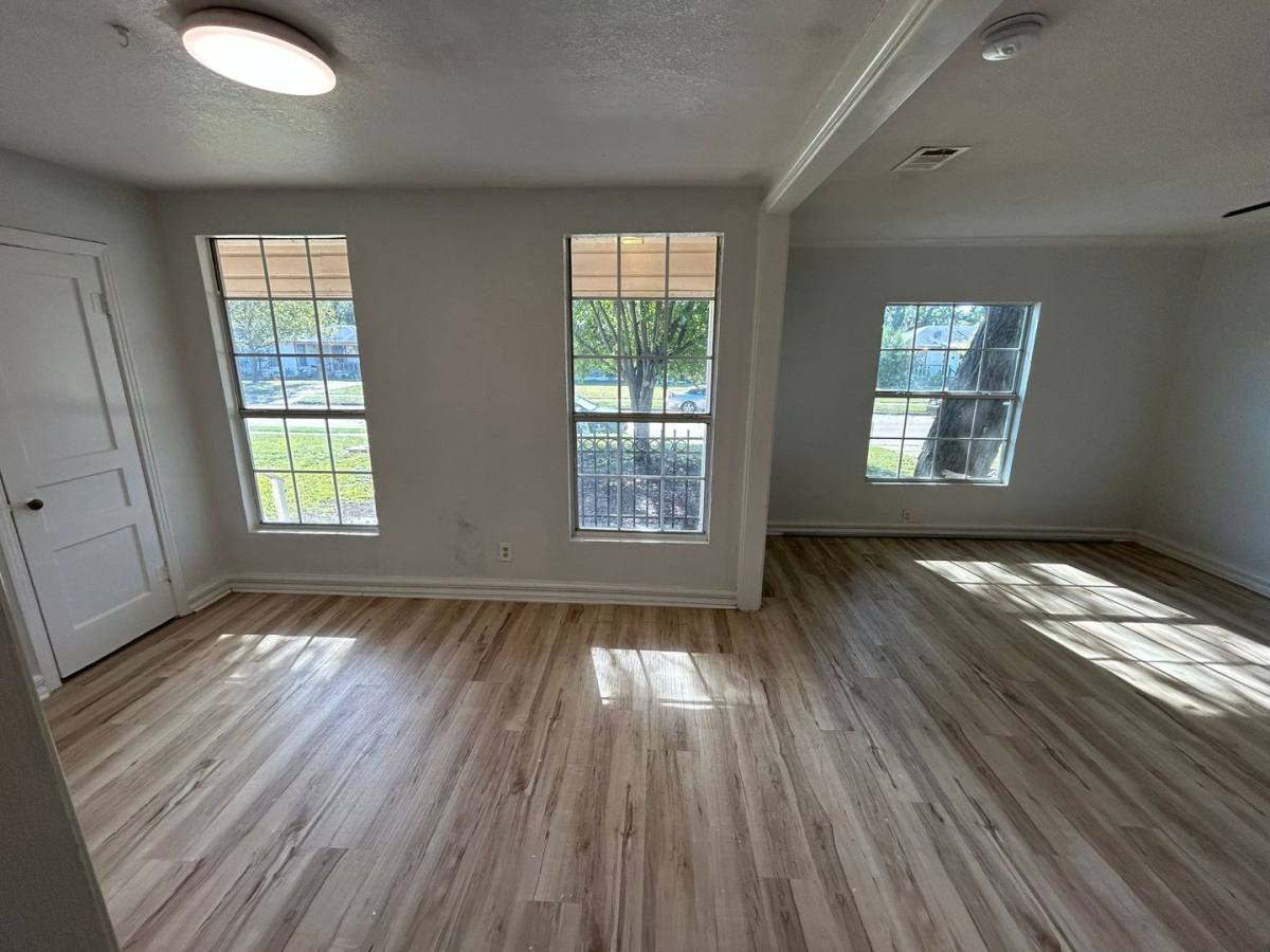 House for rent at 1531 Maple Dr, Garland, TX 75042