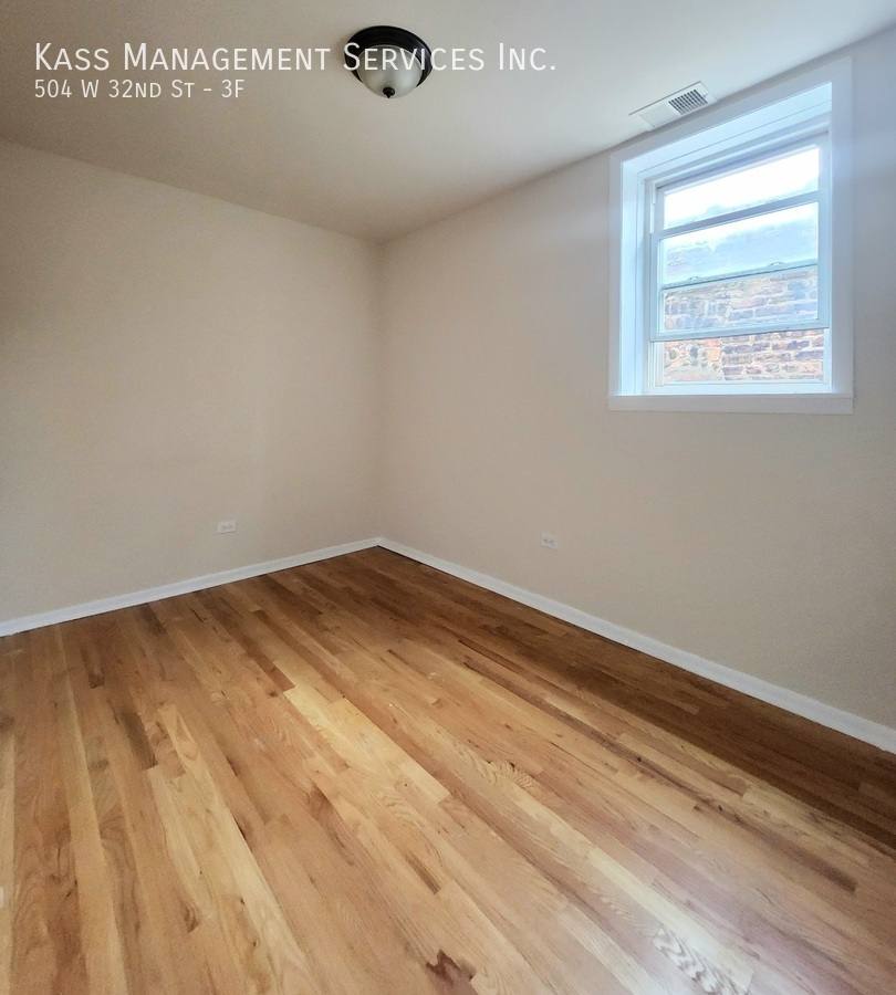 Apartment for rent at 504 W 32nd St #3F, Chicago, IL 60616