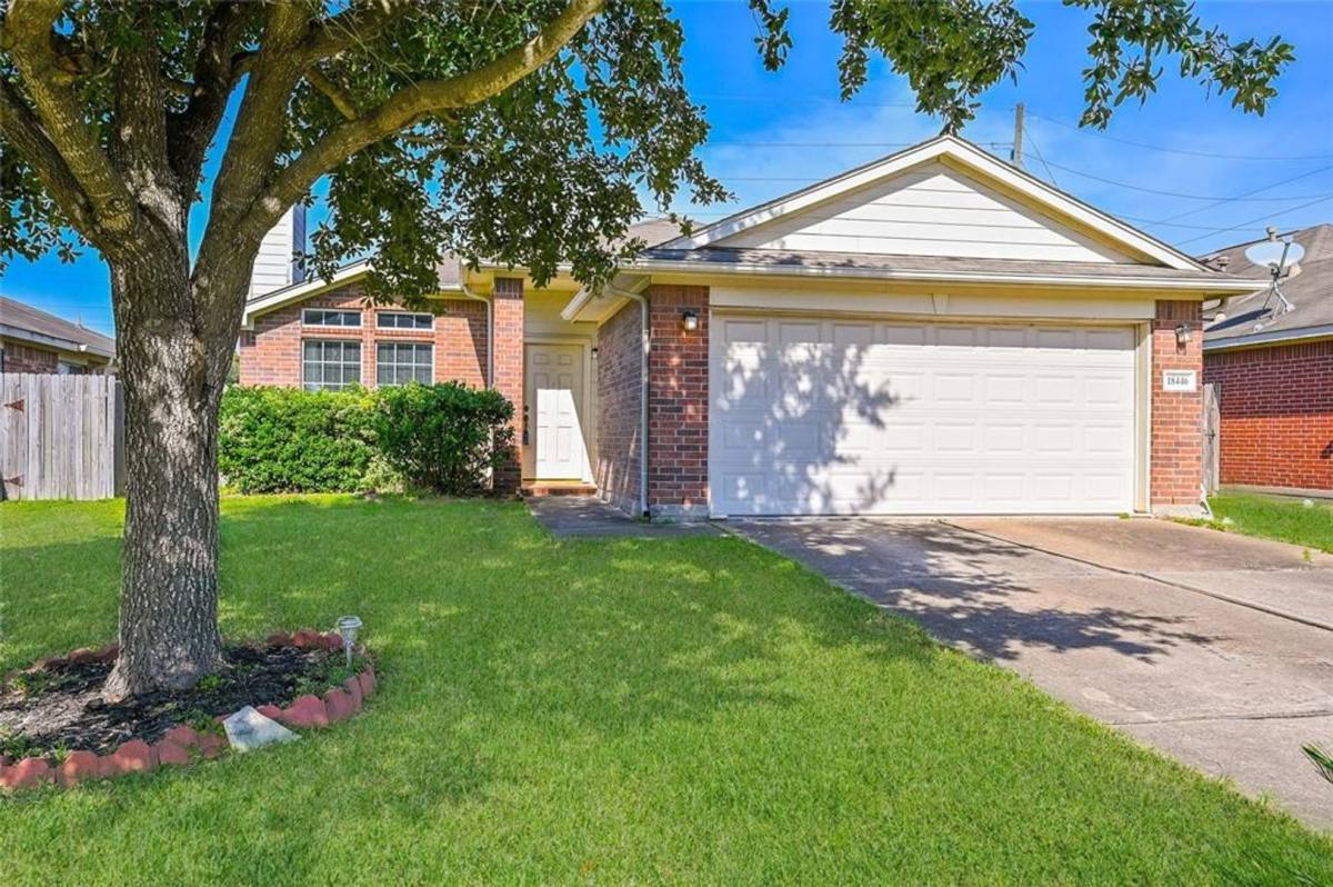 House for rent at 18446 S Wimbledon Dr, Katy, TX 77449