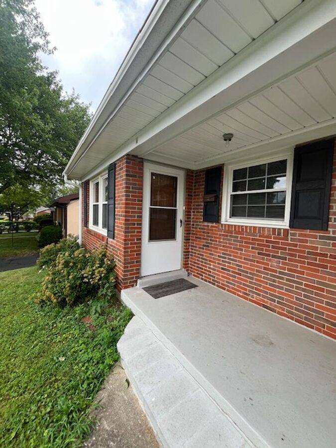 Apartment for rent at 2160 Winterberry Dr #A, Lexington, KY 40504