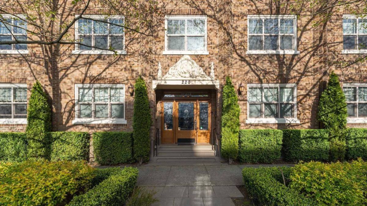Apartment for rent at 220 16th Ave E, Seattle, WA 98112