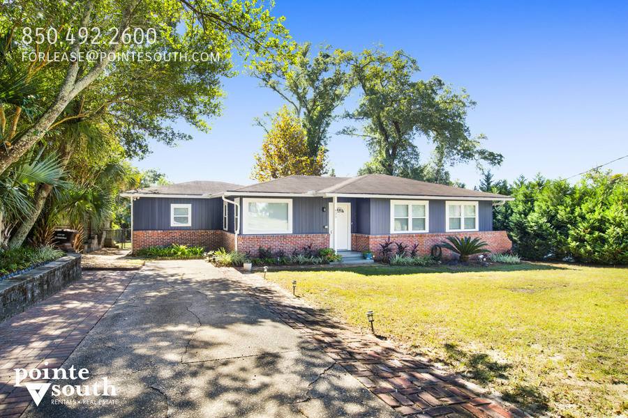 House for rent at 635 W Lee St, Pensacola, FL 32501