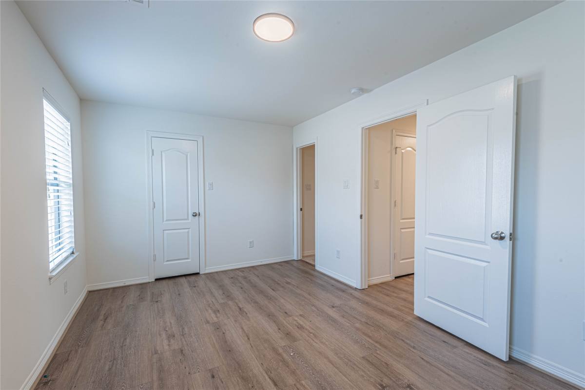 Townhouse for rent at 8117 Silverton Creek Lane, Houston, TX 77040